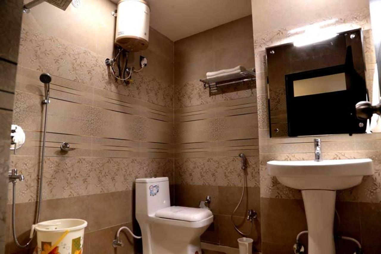 Hotel Vinayak Lifestyle Hotels Lakhnau Kültér fotó